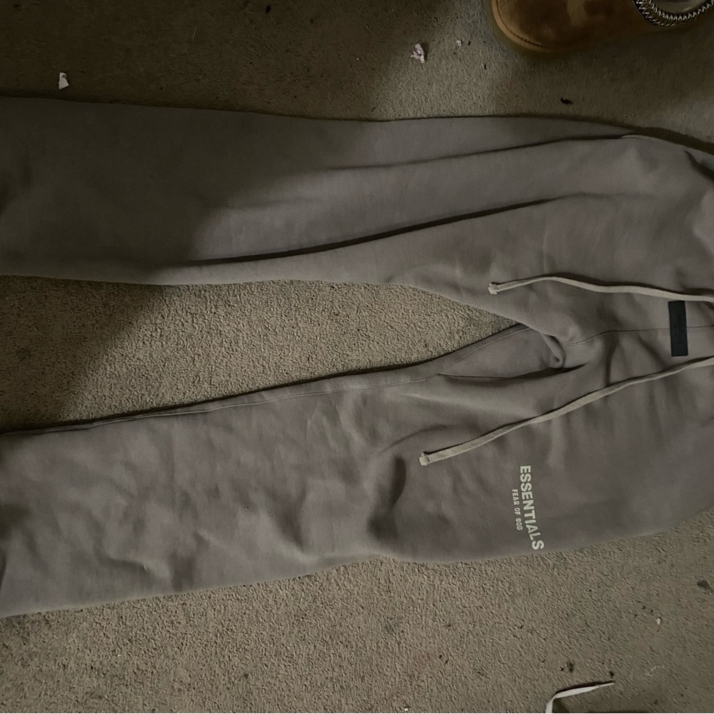 essentials sweat pant’s small